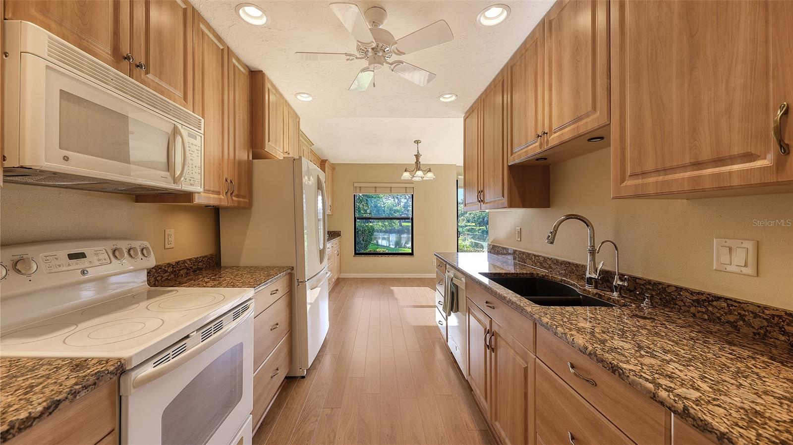 LAKESHORE VILLAGE - Residential