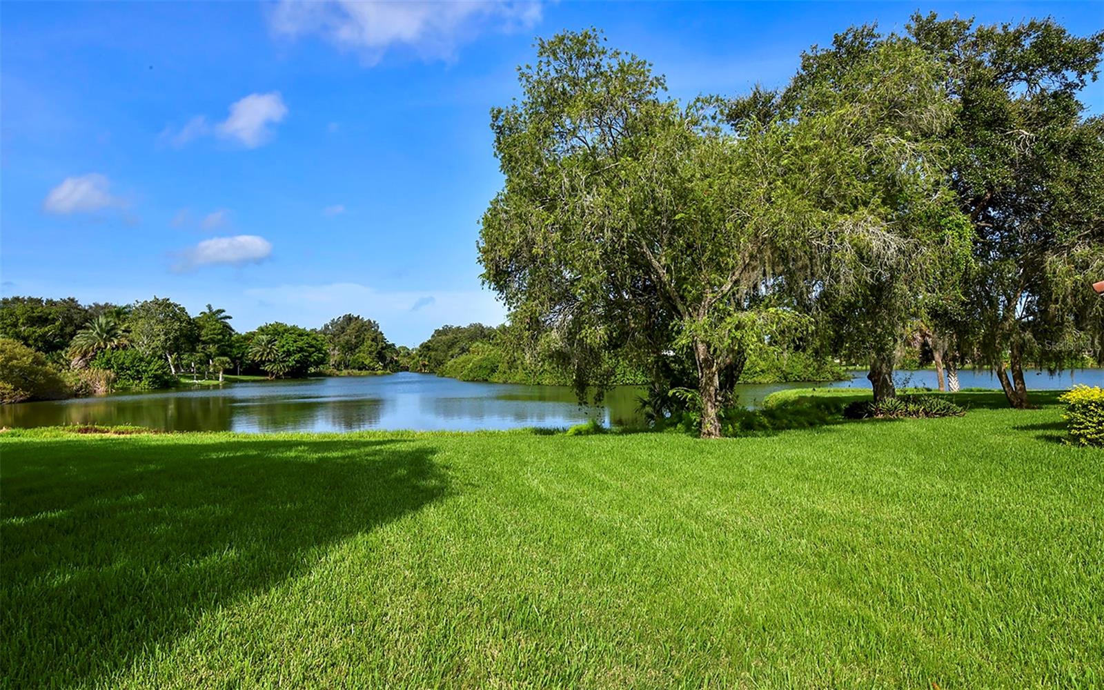 LAKESHORE VILLAGE - Residential