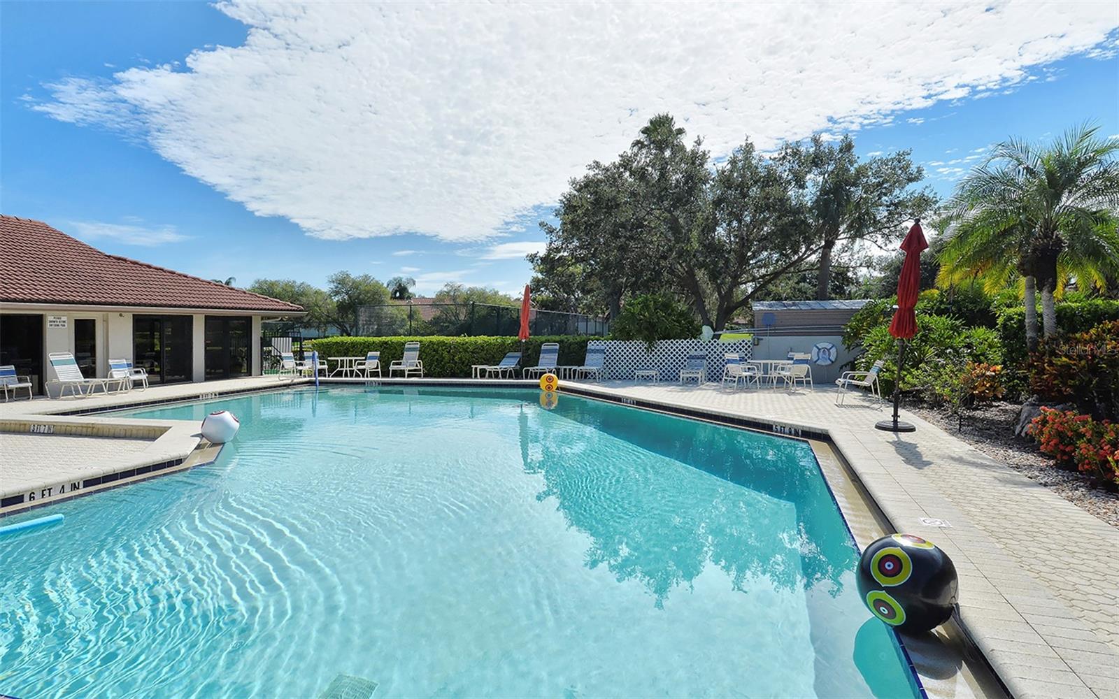 LAKESHORE VILLAGE - Residential