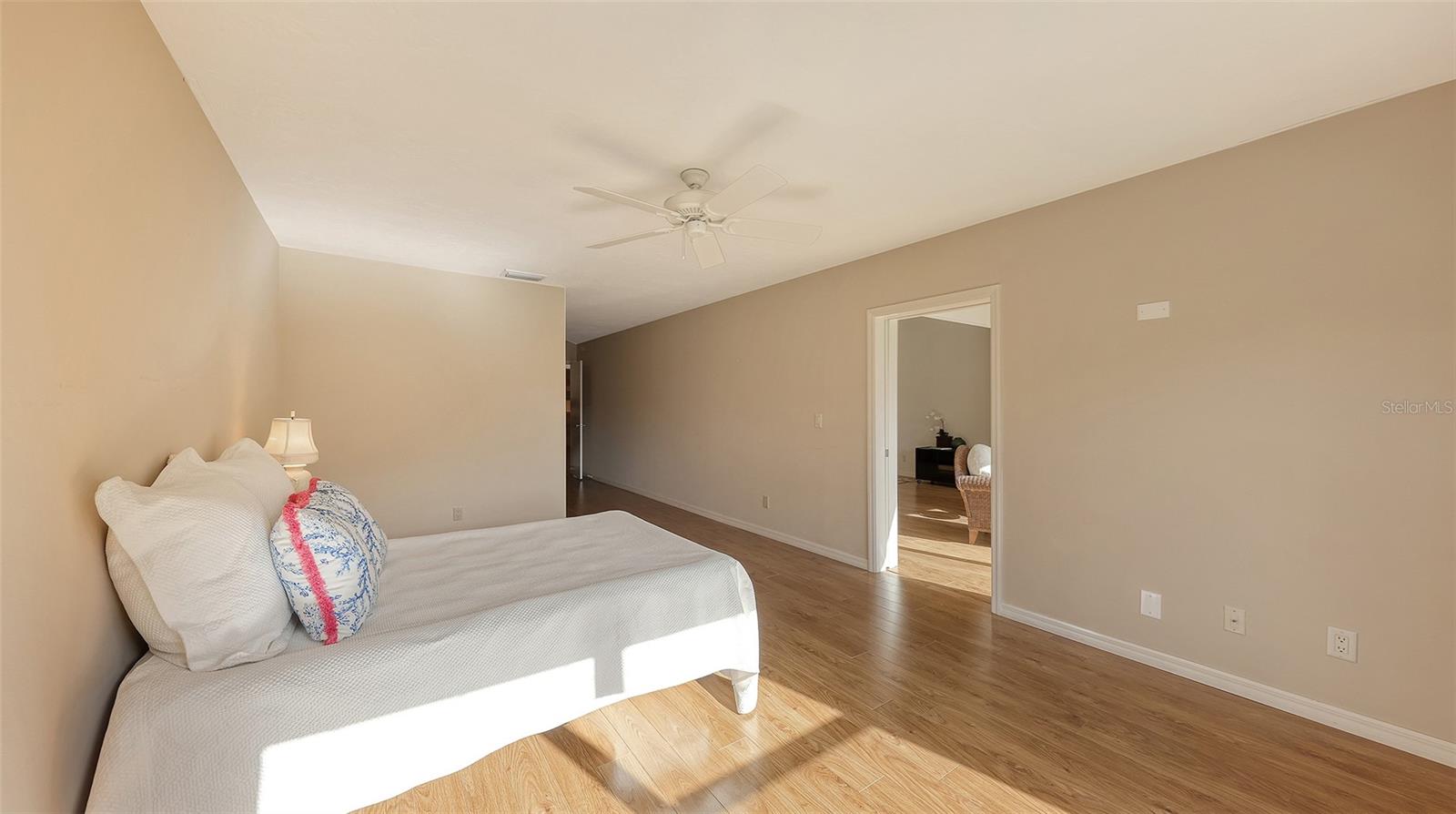 LAKESHORE VILLAGE - Residential