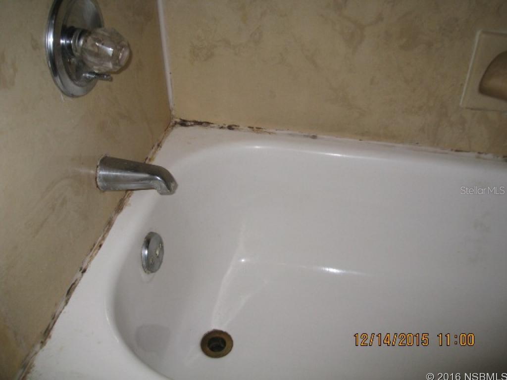 Village Green Twnhs Condo - Residential