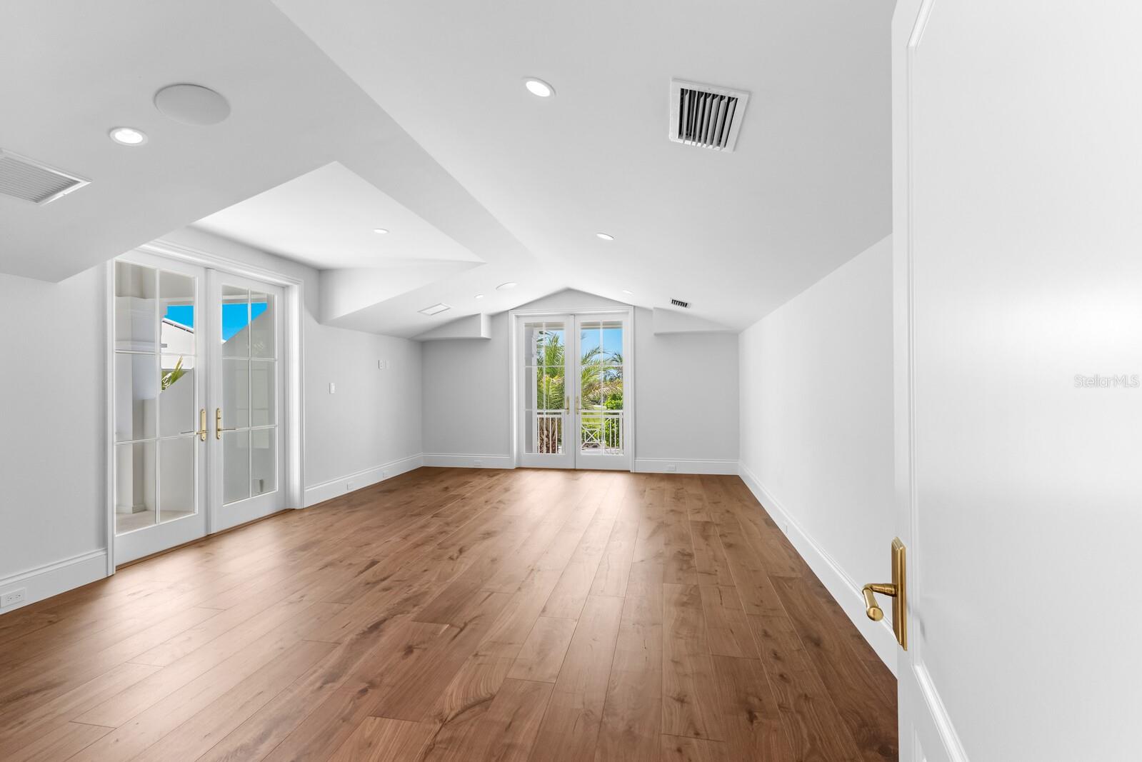 HILL TIDE ESTATES - Residential