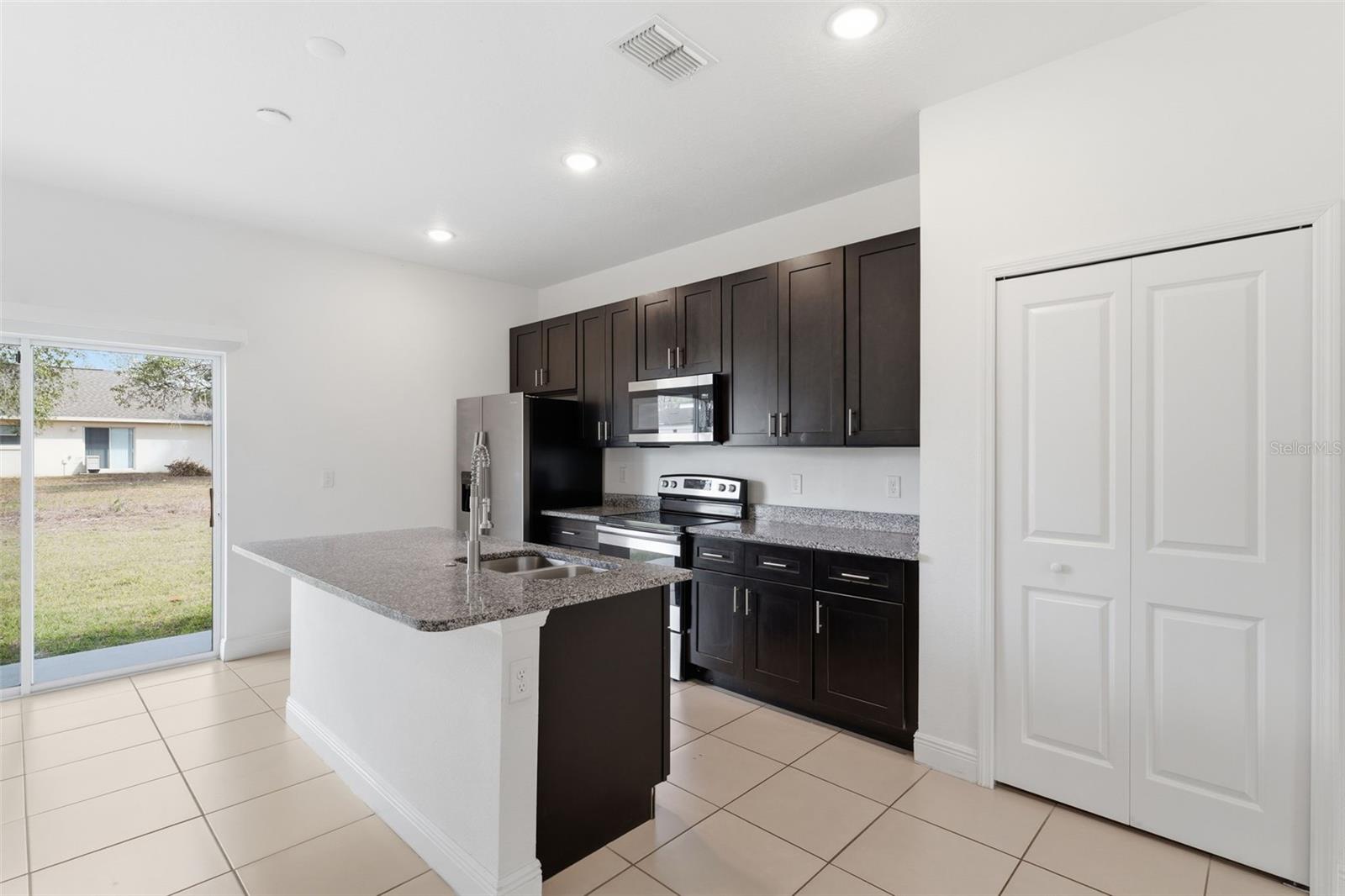 MARION OAKS UN 01 - Residential