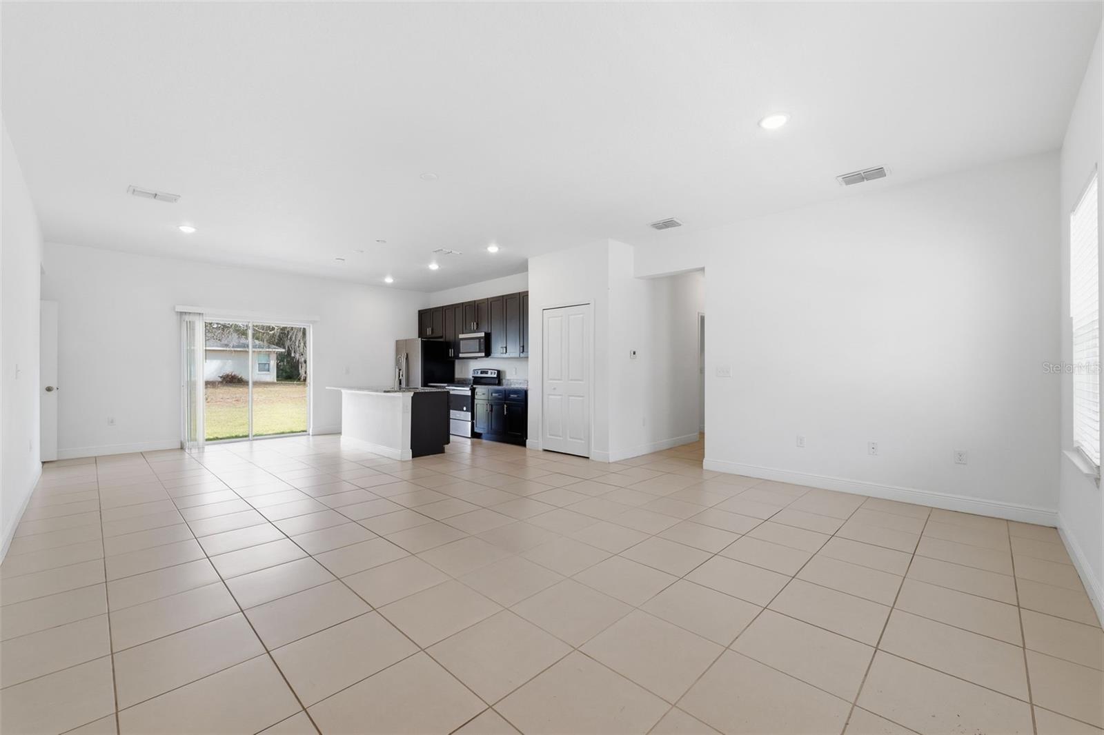 MARION OAKS UN 01 - Residential