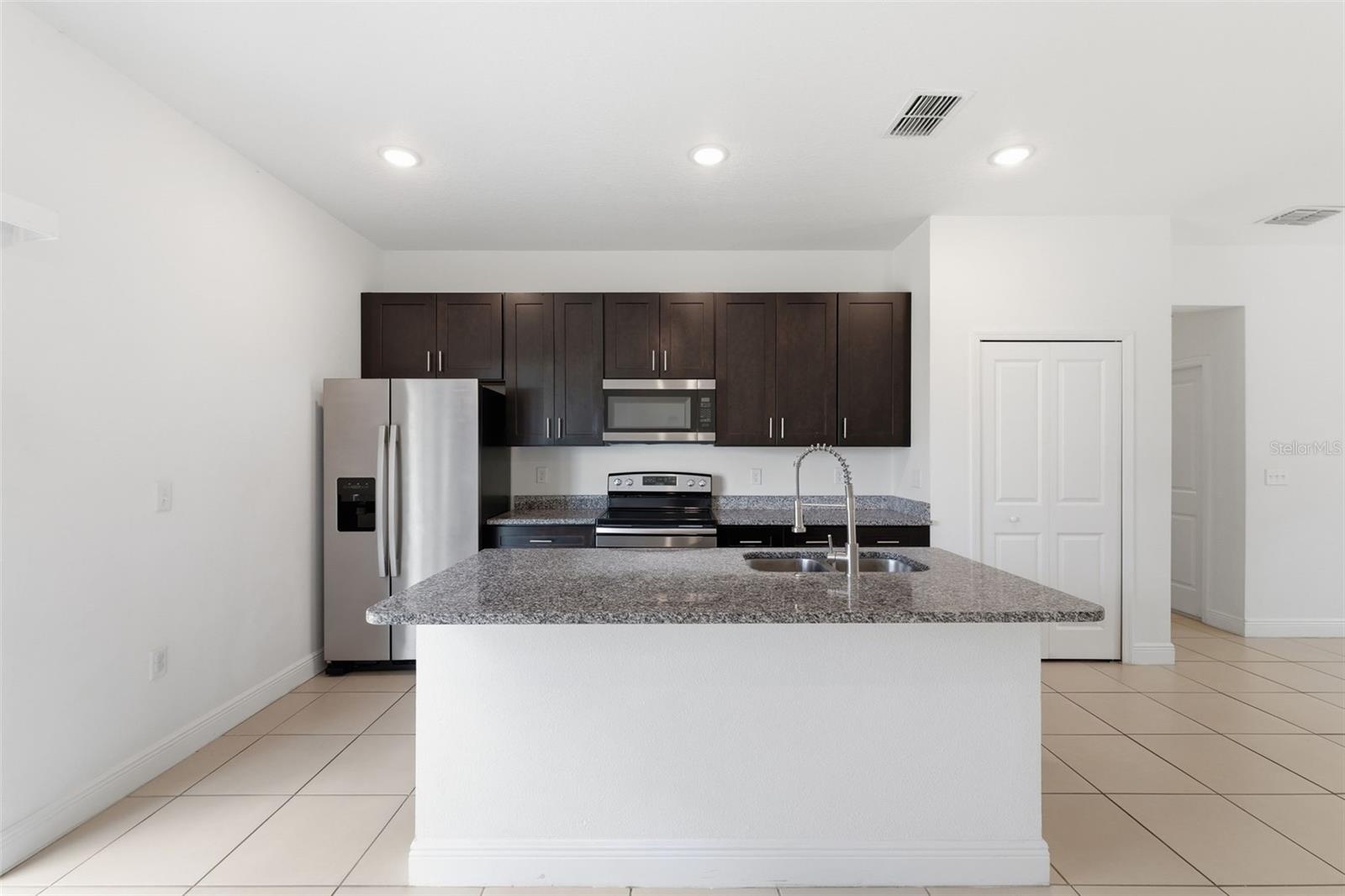 MARION OAKS UN 01 - Residential