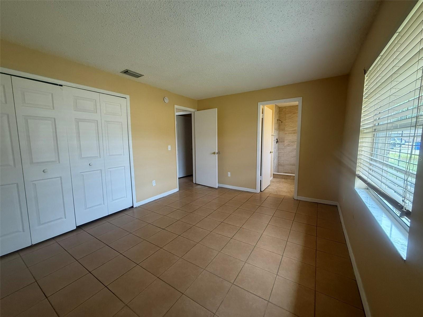 BLOOMINGDALE VILLAS UNIT 1 - Residential Lease