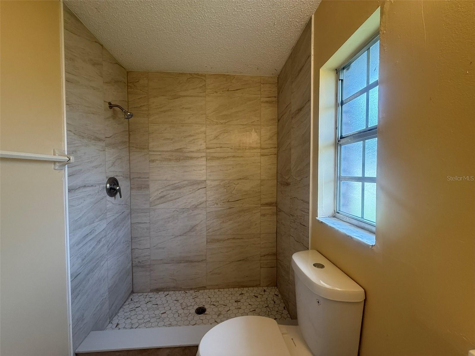 BLOOMINGDALE VILLAS UNIT 1 - Residential Lease