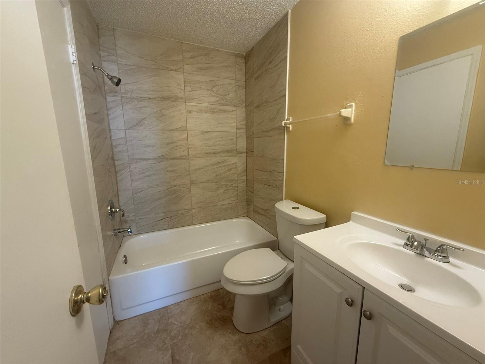 BLOOMINGDALE VILLAS UNIT 1 - Residential Lease