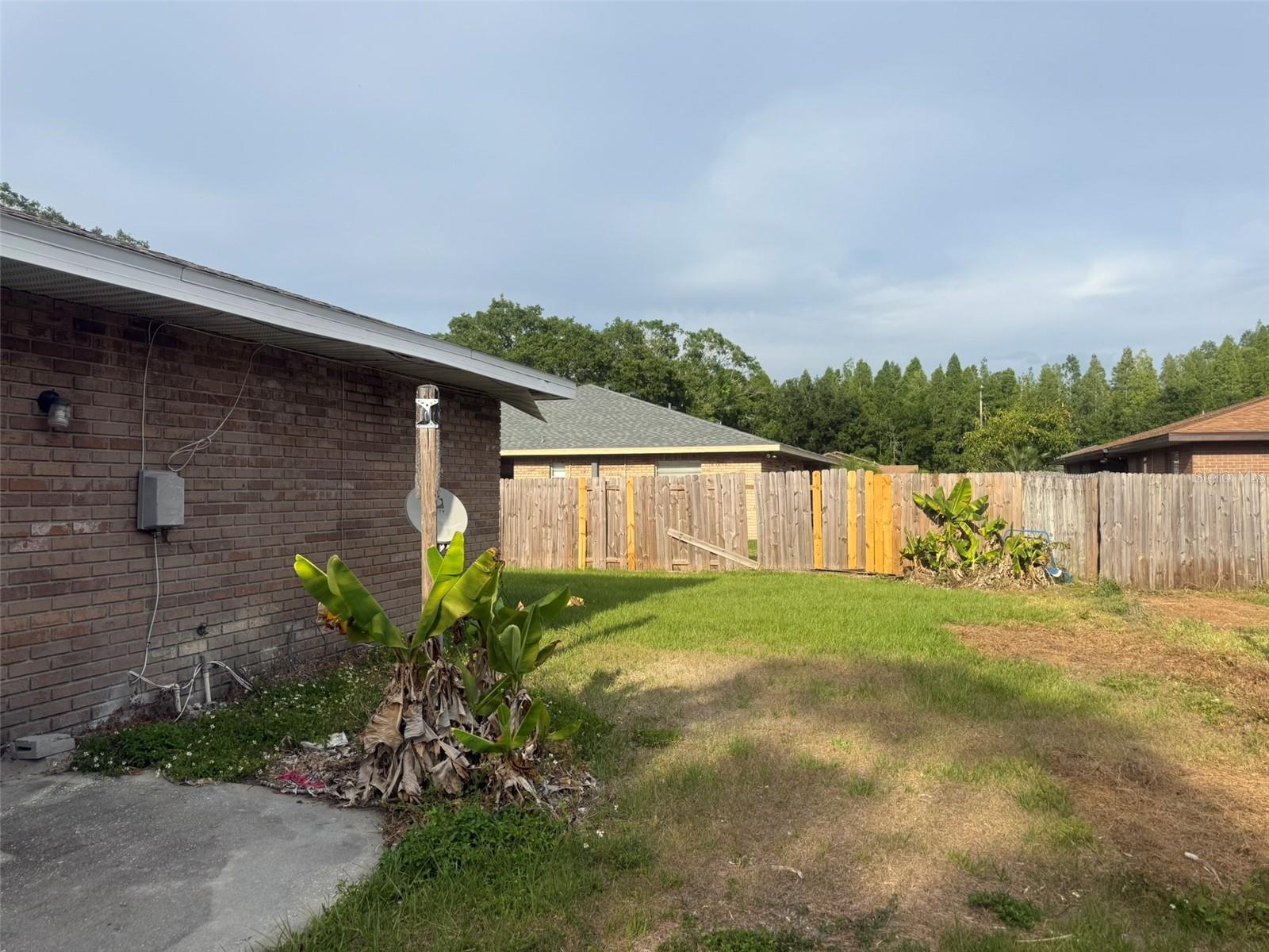 BLOOMINGDALE VILLAS UNIT 1 - Residential Lease