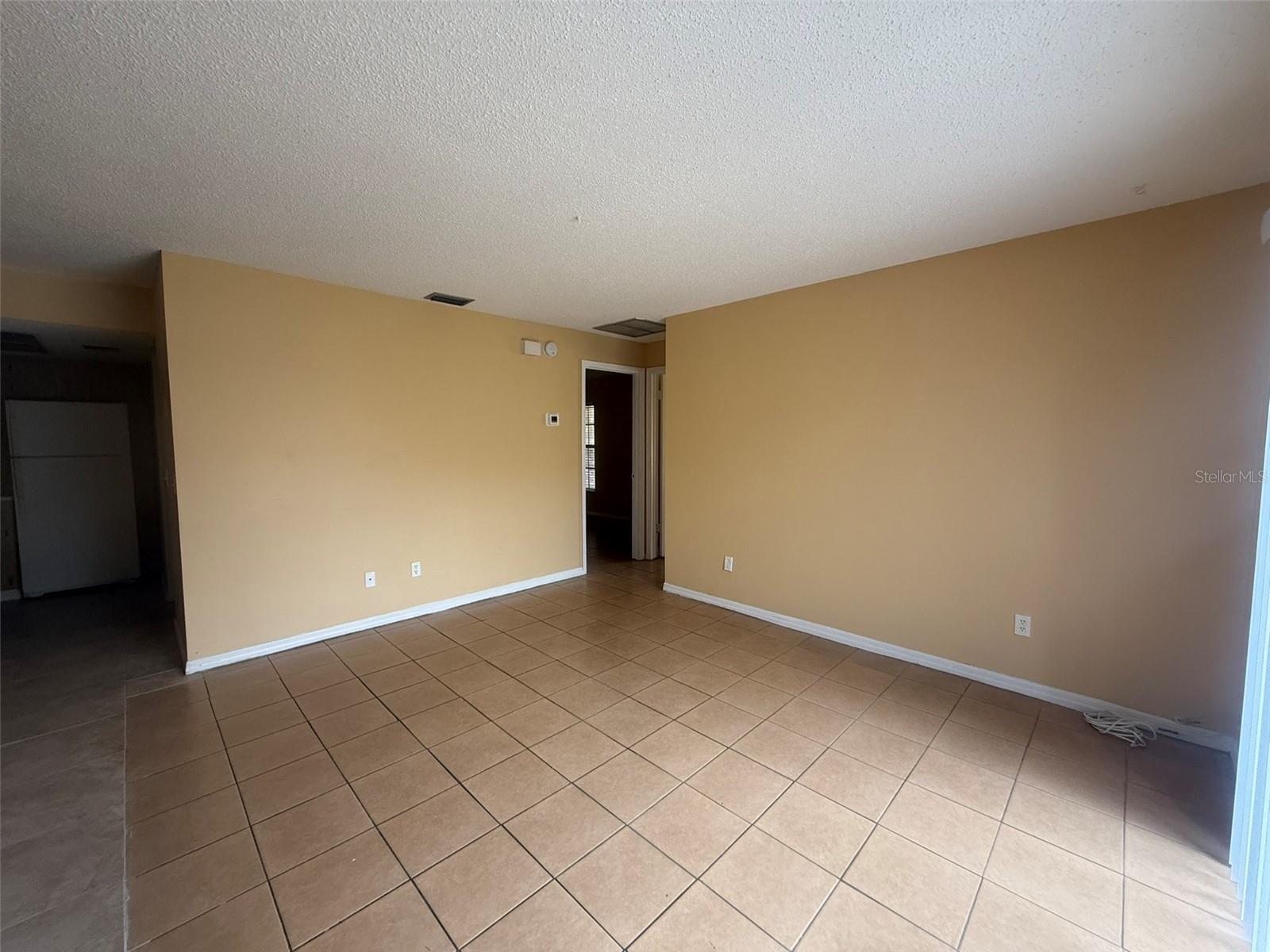 BLOOMINGDALE VILLAS UNIT 1 - Residential Lease