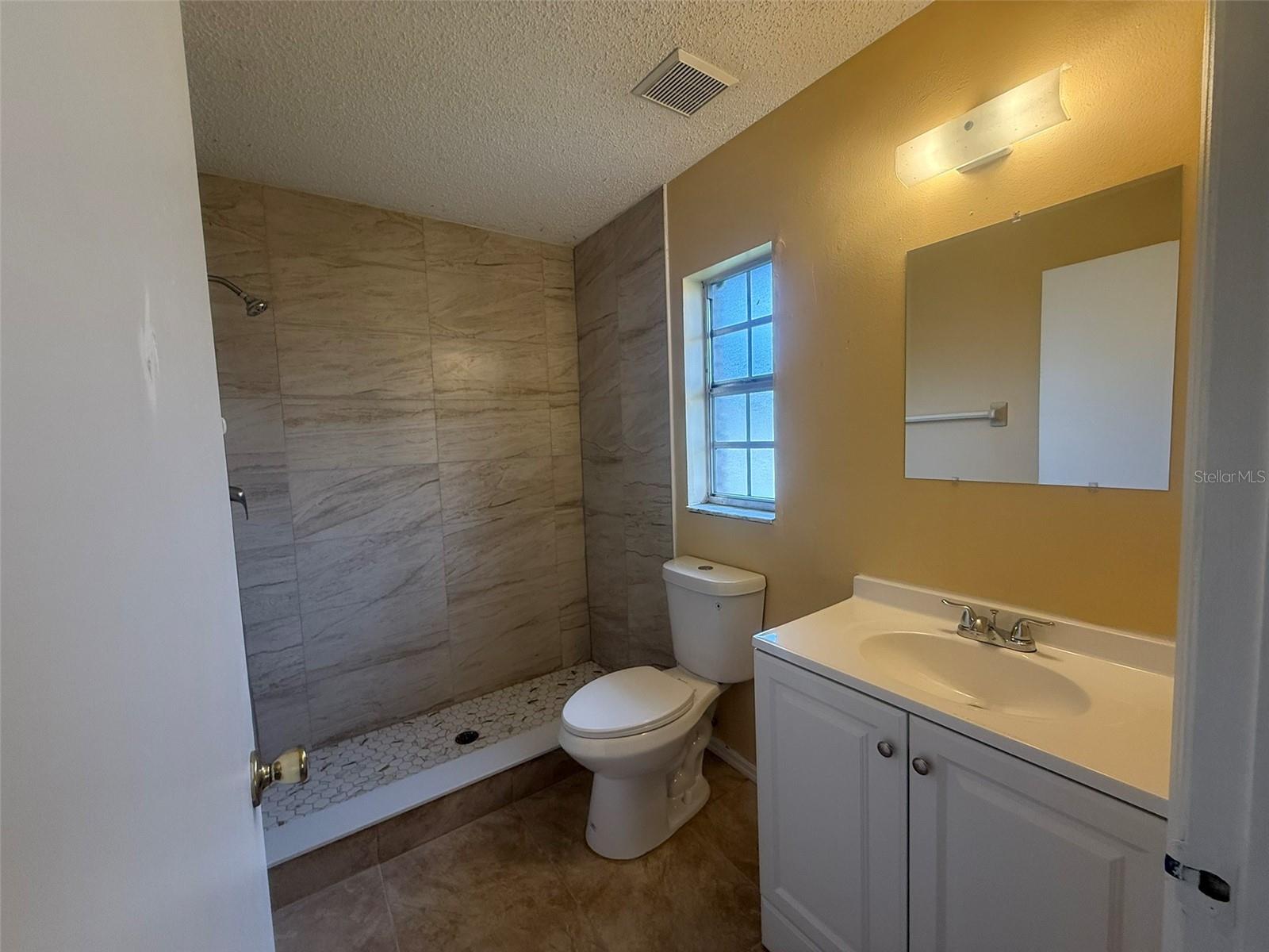 BLOOMINGDALE VILLAS UNIT 1 - Residential Lease