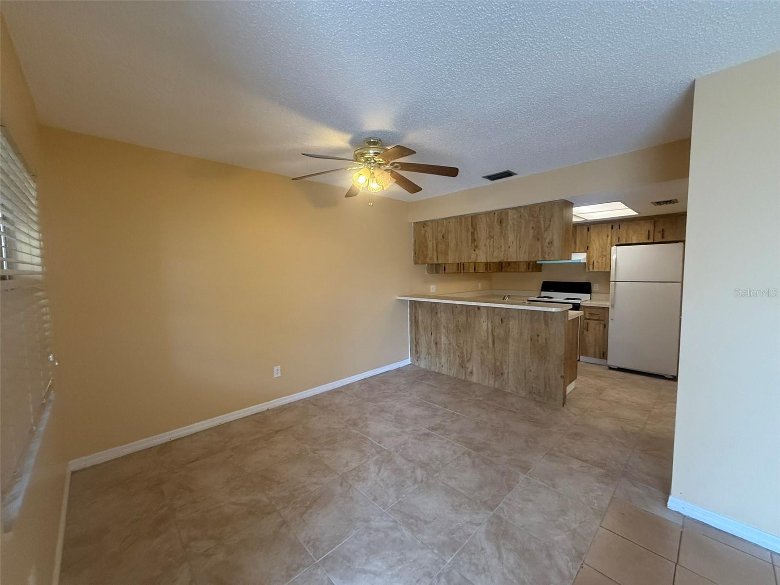 BLOOMINGDALE VILLAS UNIT 1 - Residential Lease