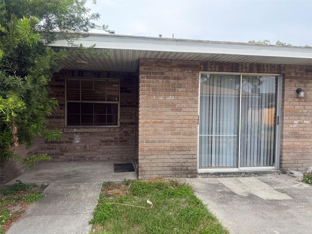 Photo of 3144 Bloomingdale Villas Court, Brandon, FL 33511 (MLS # L4953213)