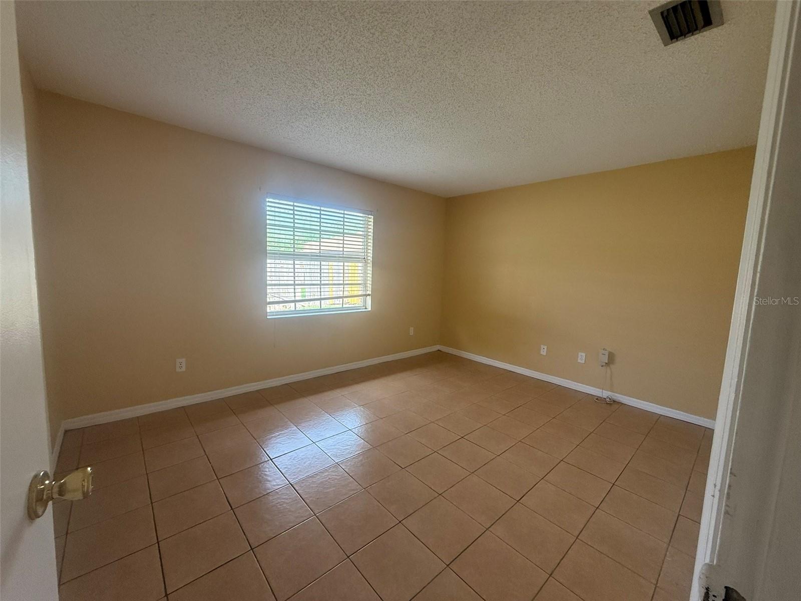 BLOOMINGDALE VILLAS UNIT 1 - Residential Lease