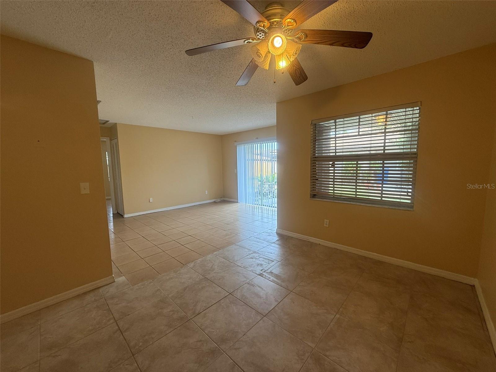 BLOOMINGDALE VILLAS UNIT 1 - Residential Lease