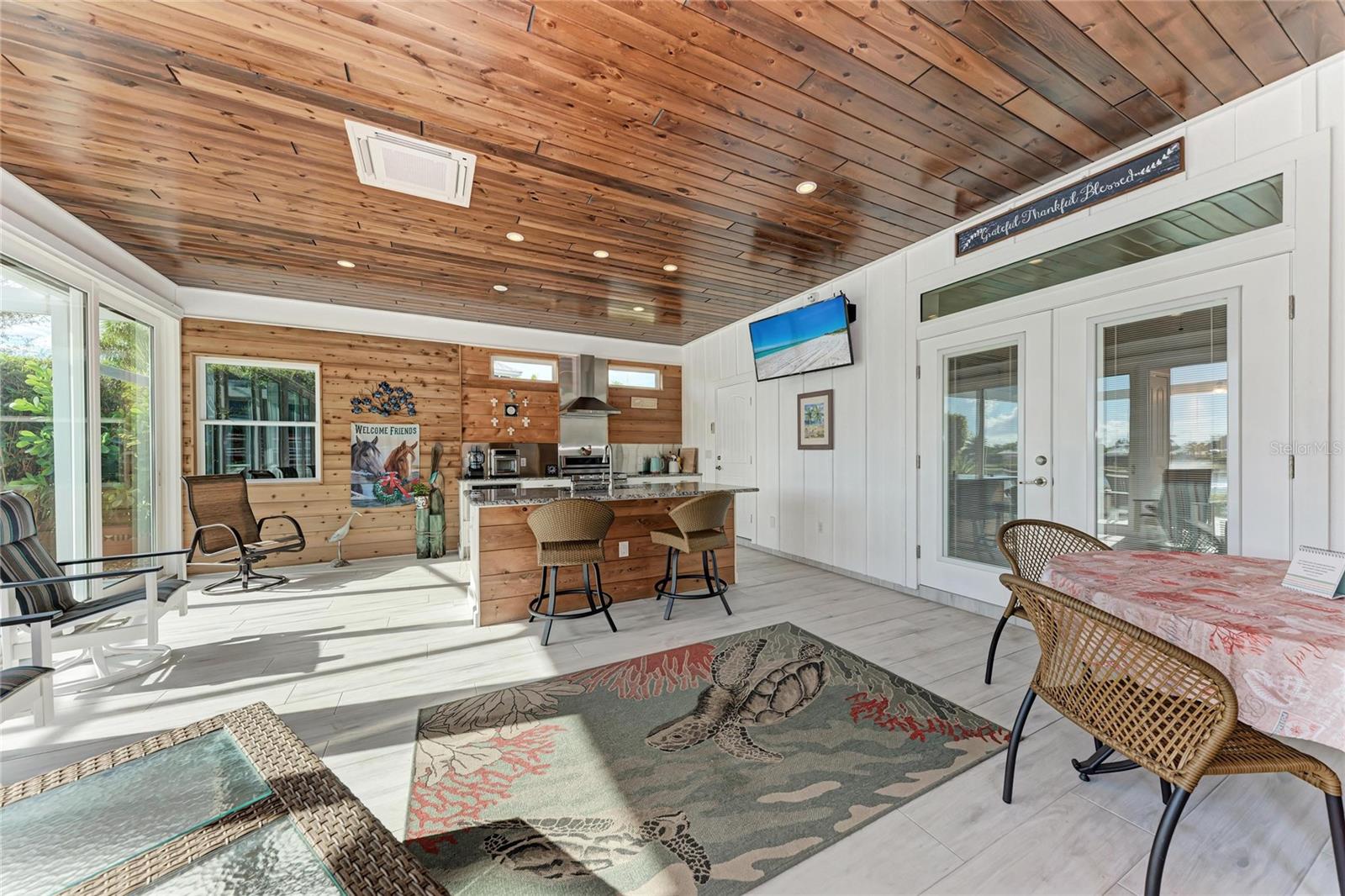 THORNTON CRK MOTORCOACH RESIDENCE - Residential