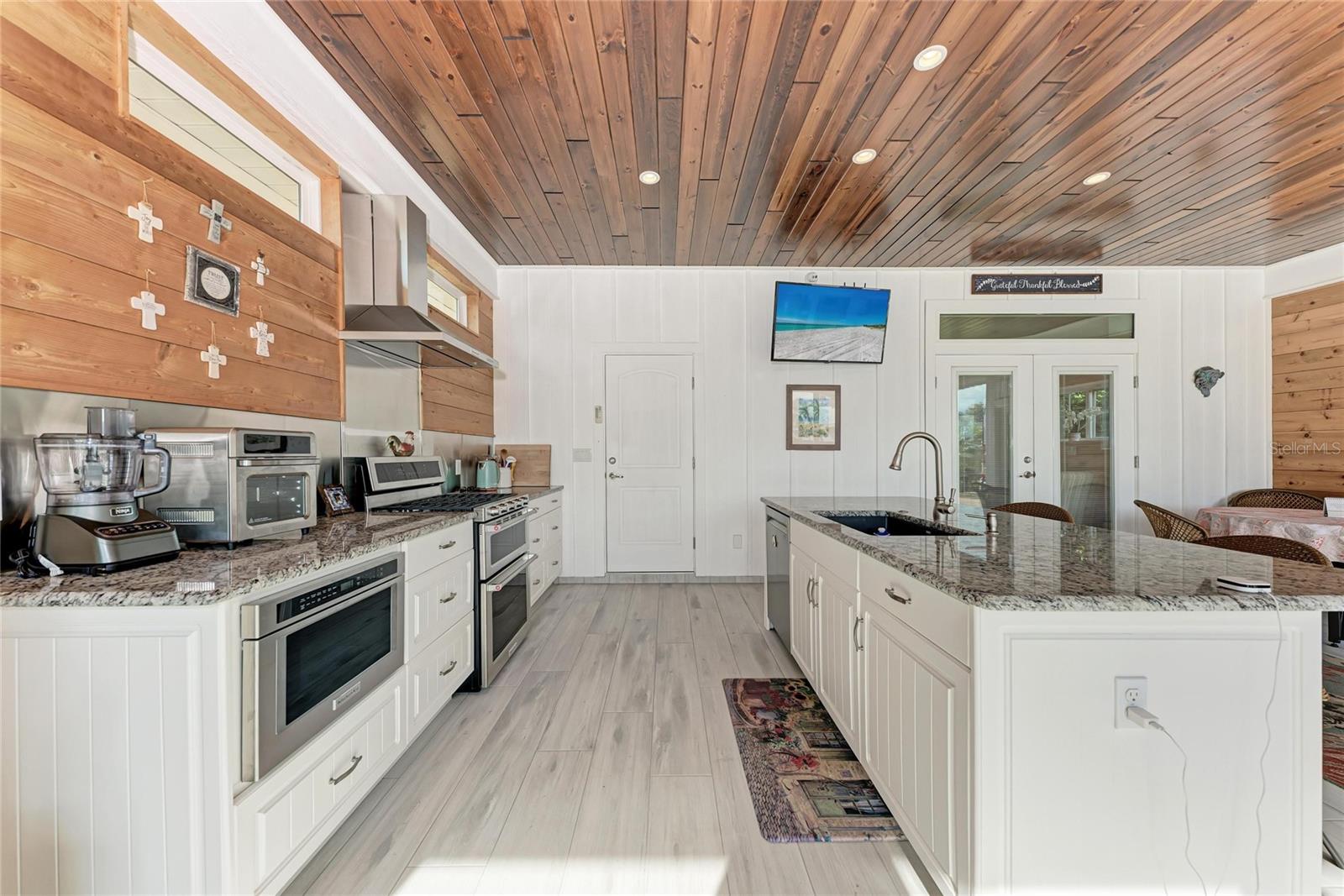 THORNTON CRK MOTORCOACH RESIDENCE - Residential