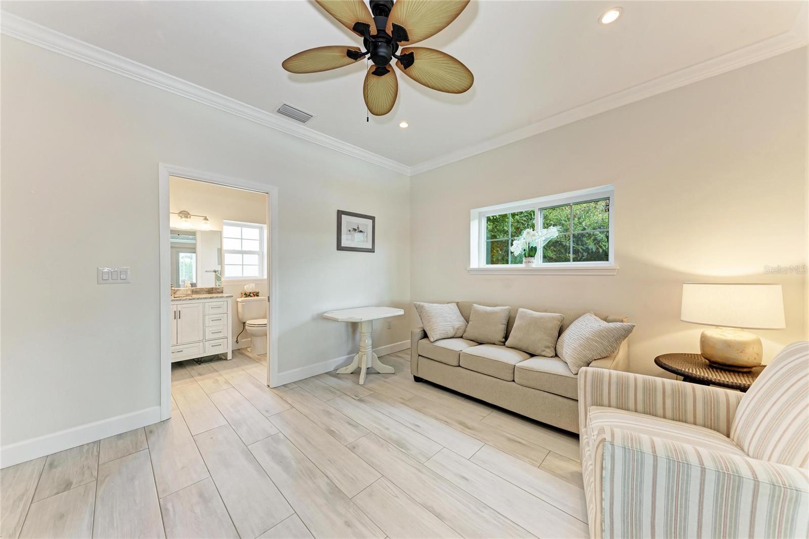 THORNTON CRK MOTORCOACH RESIDENCE - Residential