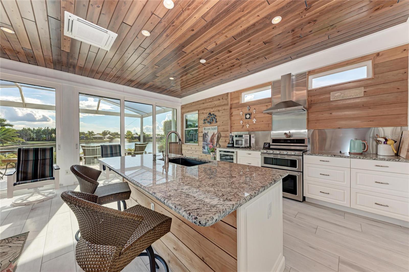 THORNTON CRK MOTORCOACH RESIDENCE - Residential