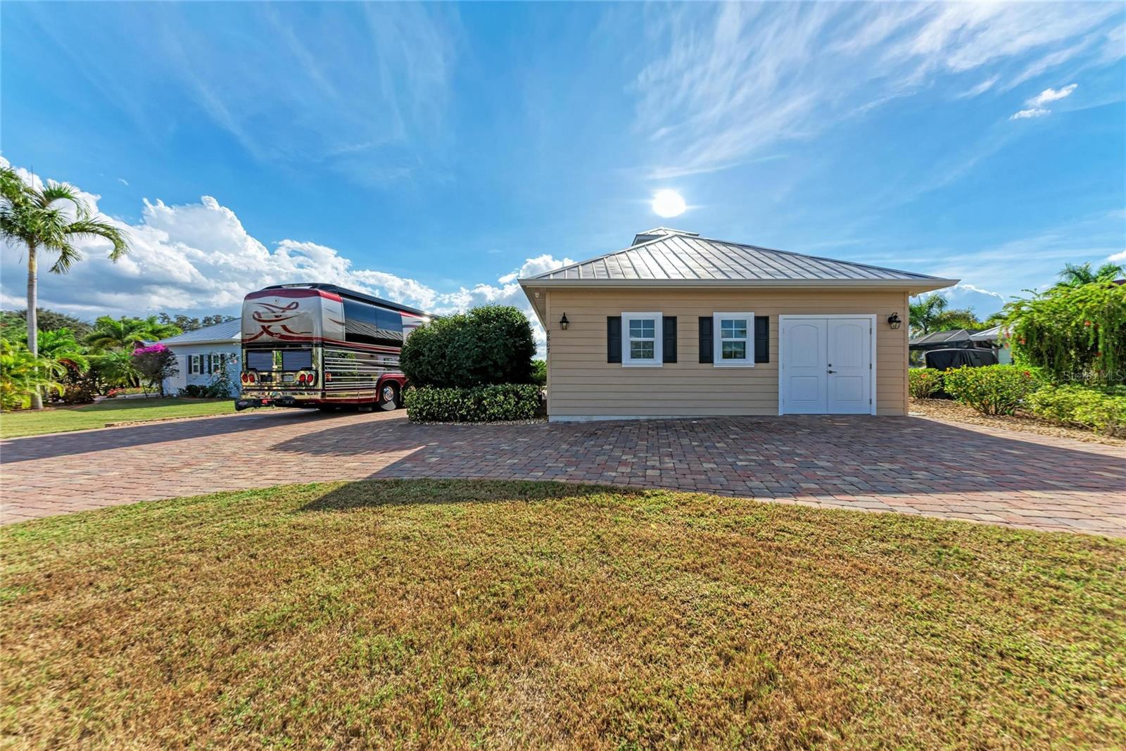 THORNTON CRK MOTORCOACH RESIDENCE - Residential