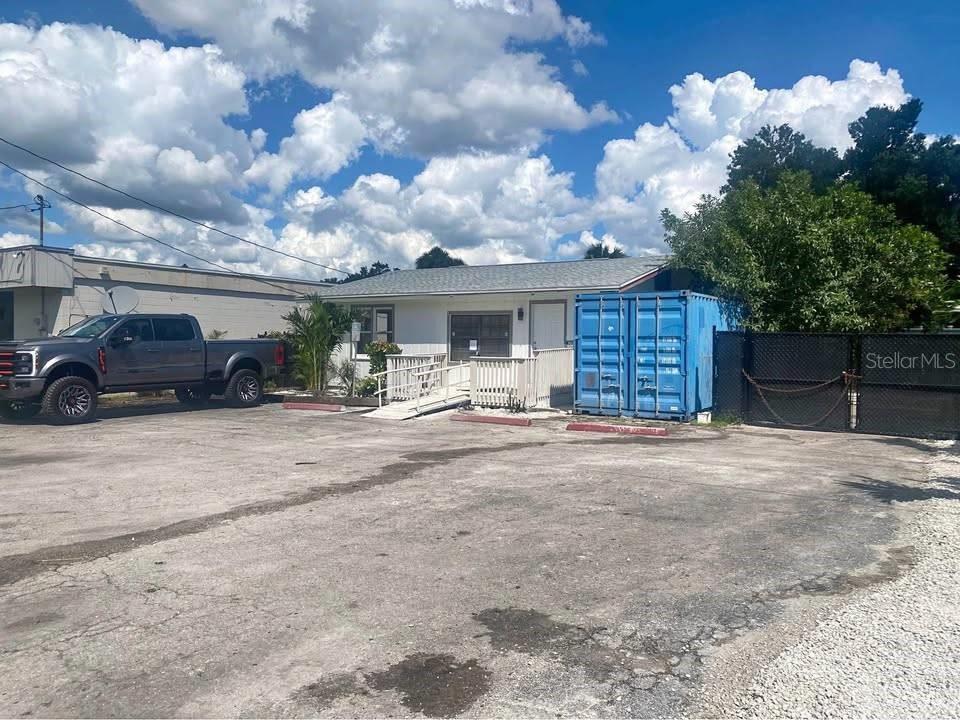 ACREAGE & UNREC - Commercial Lease