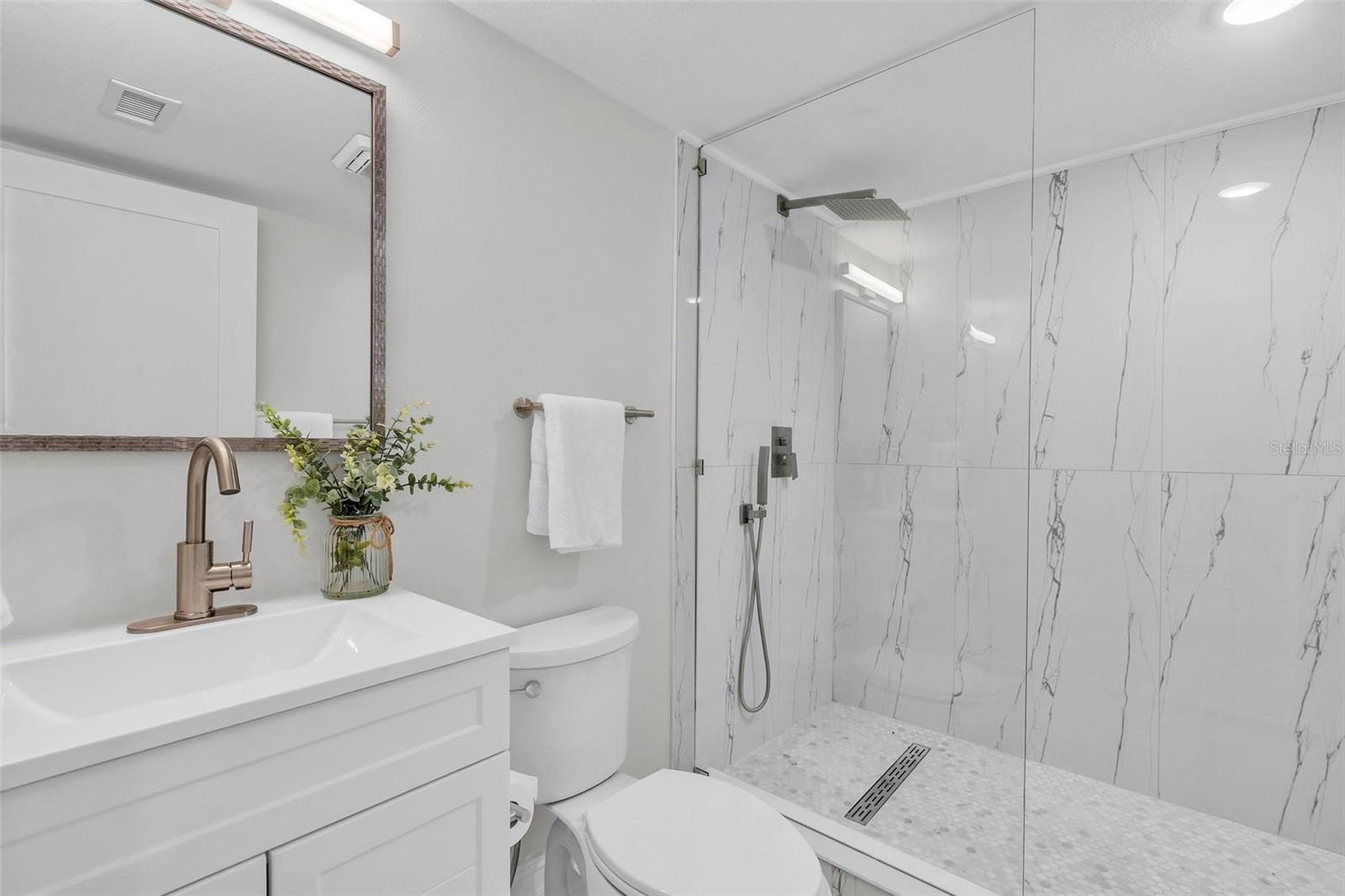 PINE HOLLOW - Residential Lease