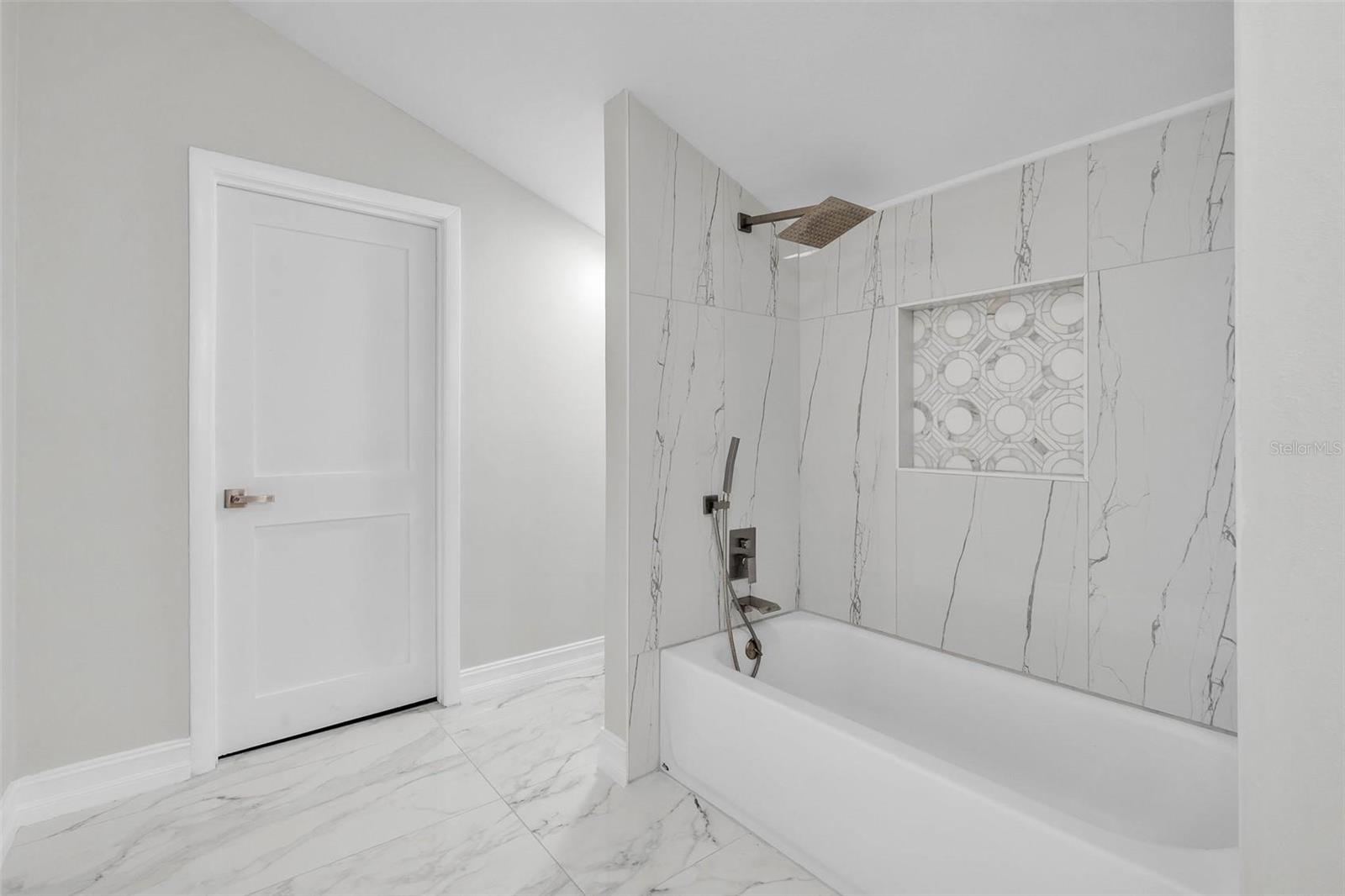 PINE HOLLOW - Residential Lease