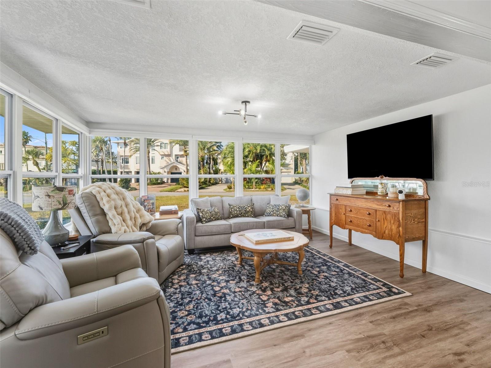 BAYWOOD SHORES - Residential