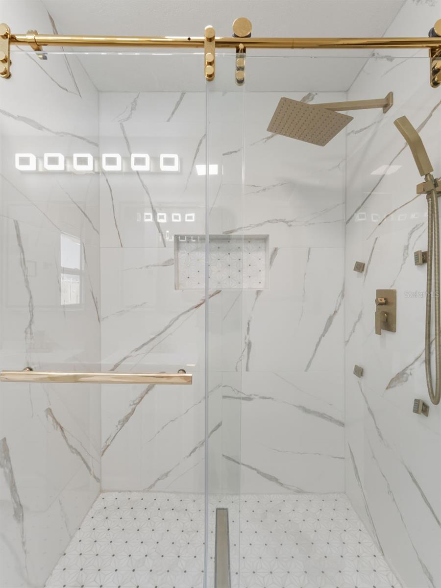 BAYWOOD SHORES - Residential