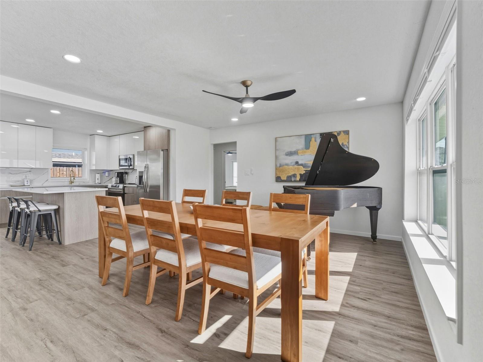 BAYWOOD SHORES - Residential