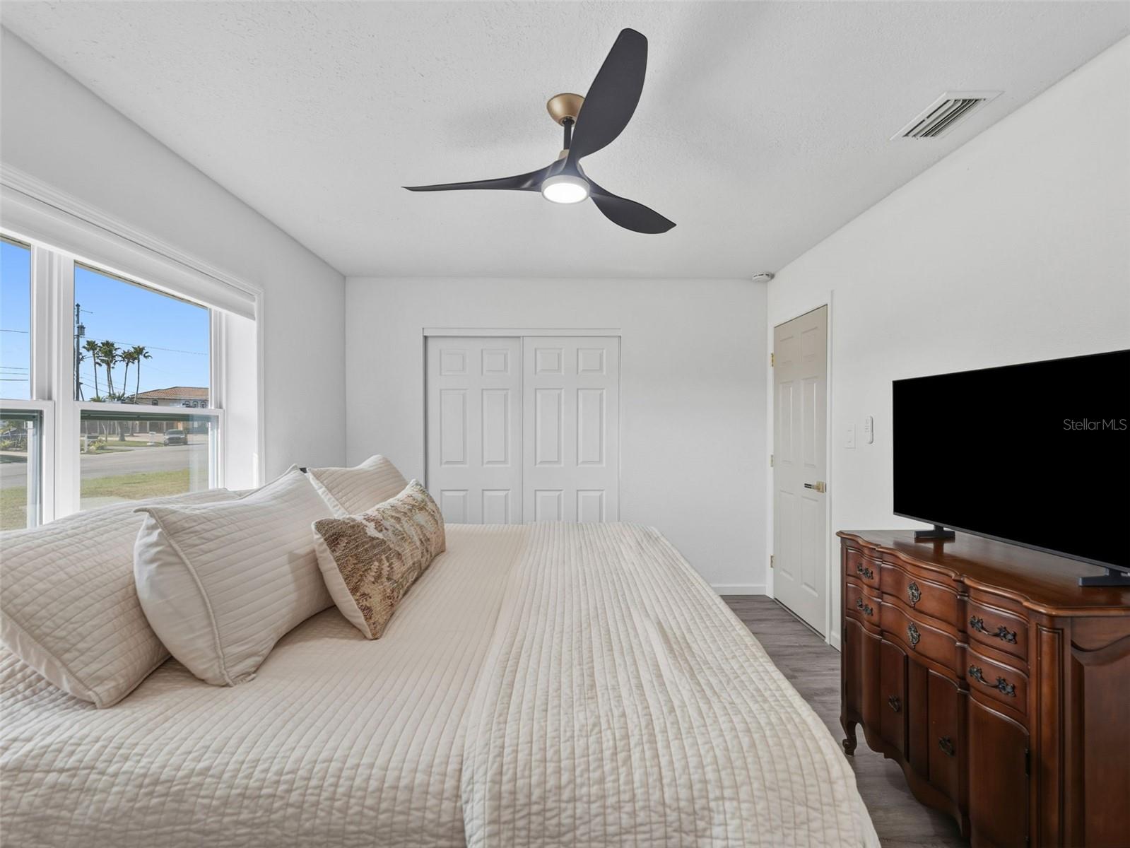 BAYWOOD SHORES - Residential