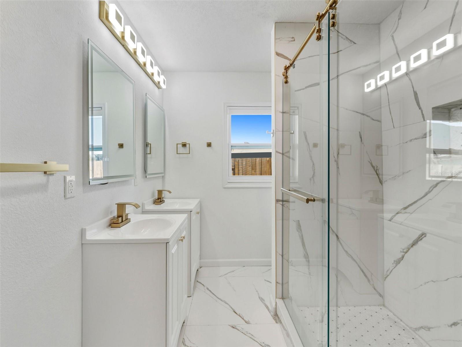 BAYWOOD SHORES - Residential