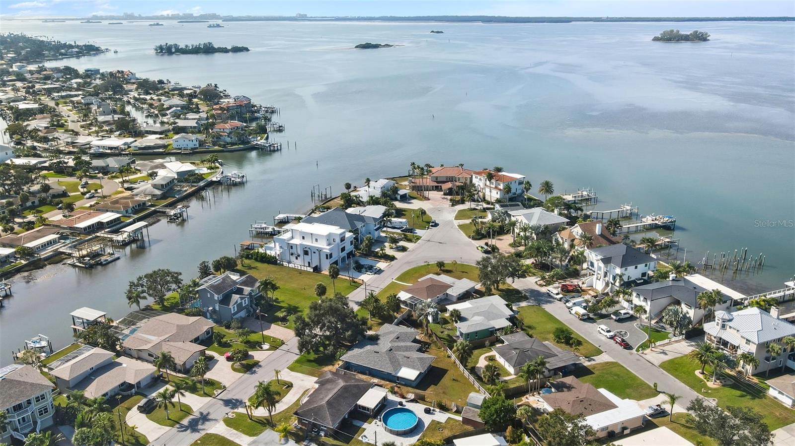 BAYWOOD SHORES - Residential