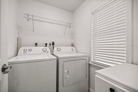 Tiny photo for 46 Magnolia Avenue, Yankeetown, FL 34498 (MLS # O6406507)