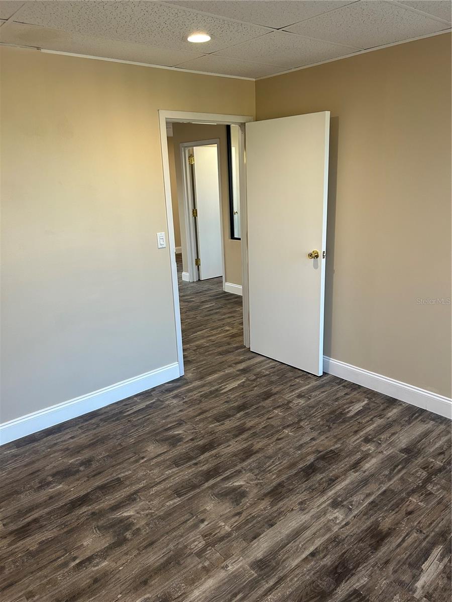 ONE CARROLLWOOD PLACE A CONDOM - Commercial Lease