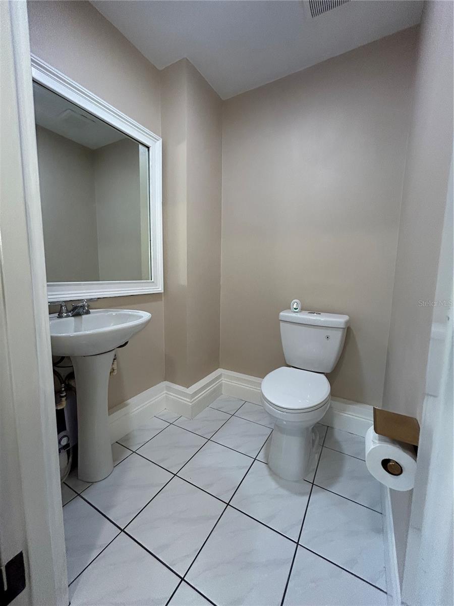 ONE CARROLLWOOD PLACE A CONDOM - Commercial Lease