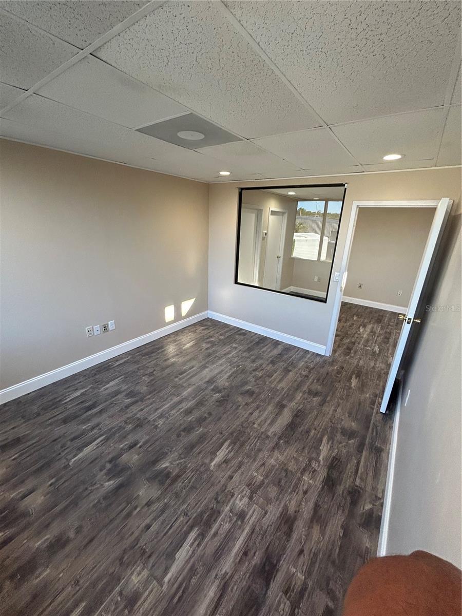 ONE CARROLLWOOD PLACE A CONDOM - Commercial Lease