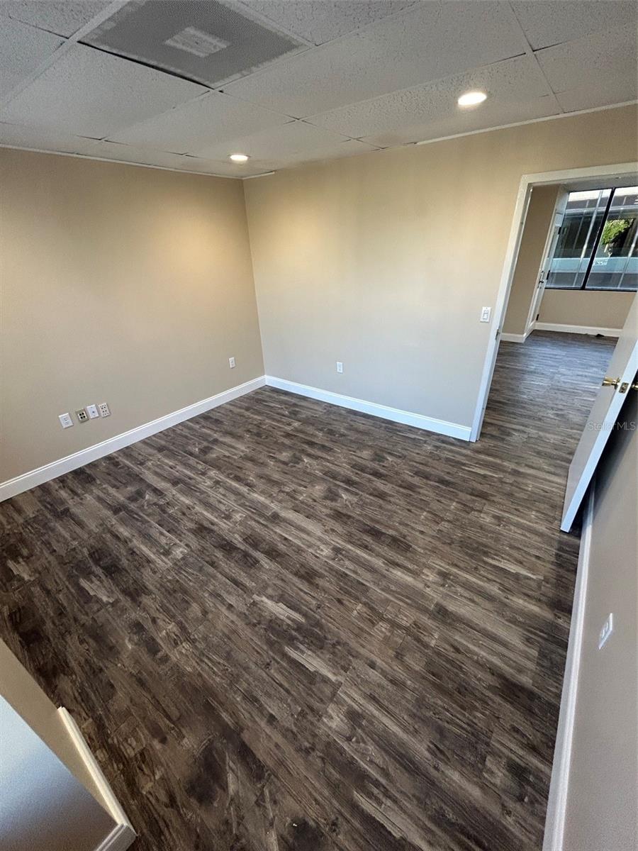 ONE CARROLLWOOD PLACE A CONDOM - Commercial Lease