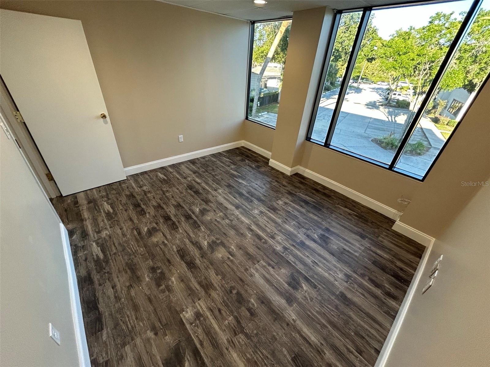 ONE CARROLLWOOD PLACE A CONDOM - Commercial Lease