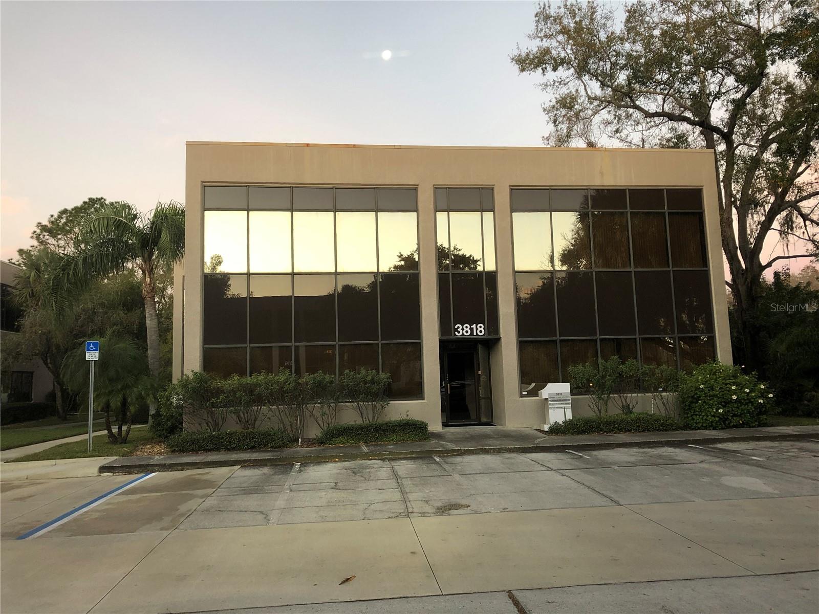 ONE CARROLLWOOD PLACE A CONDOM - Commercial Lease