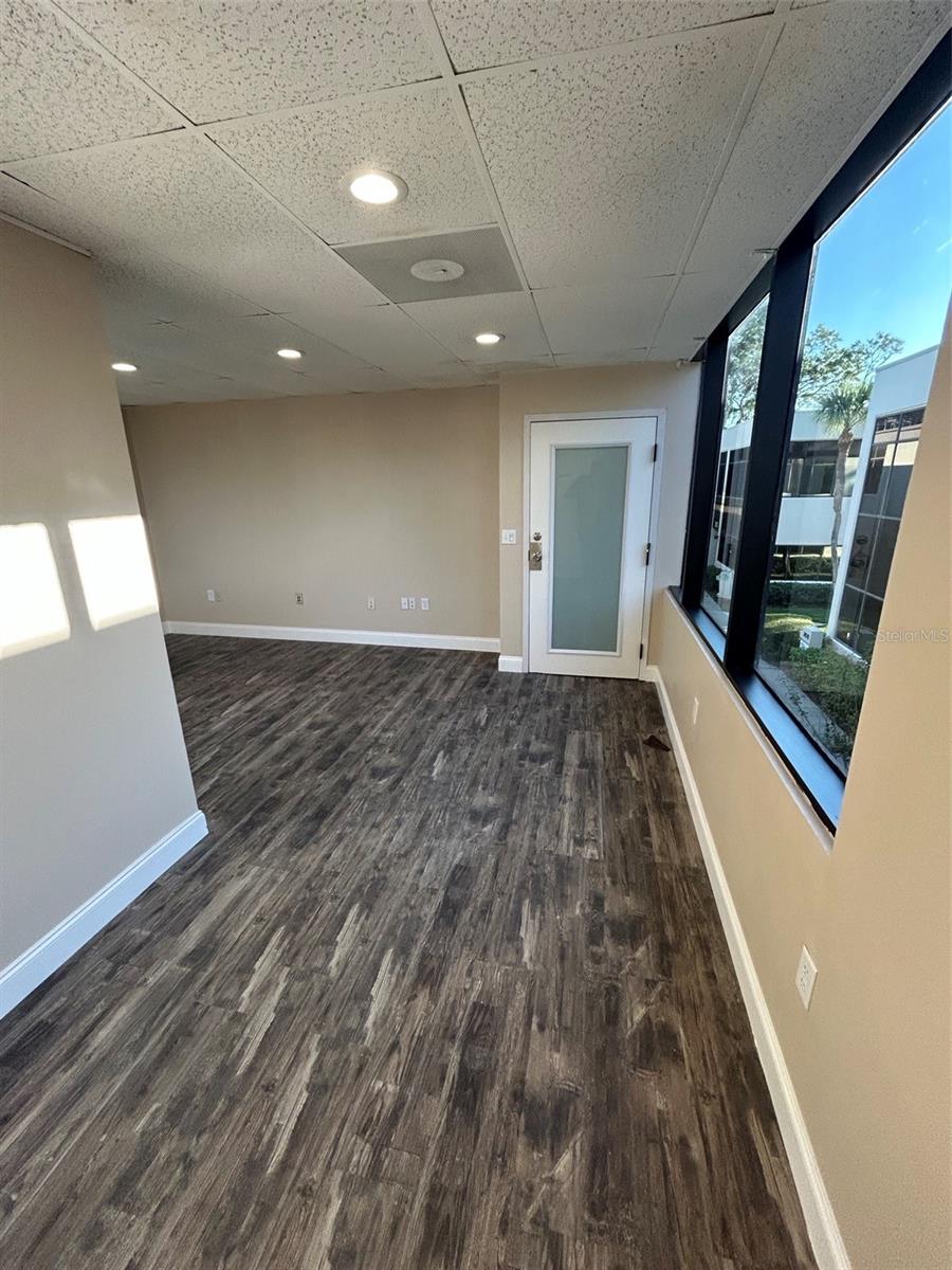 ONE CARROLLWOOD PLACE A CONDOM - Commercial Lease