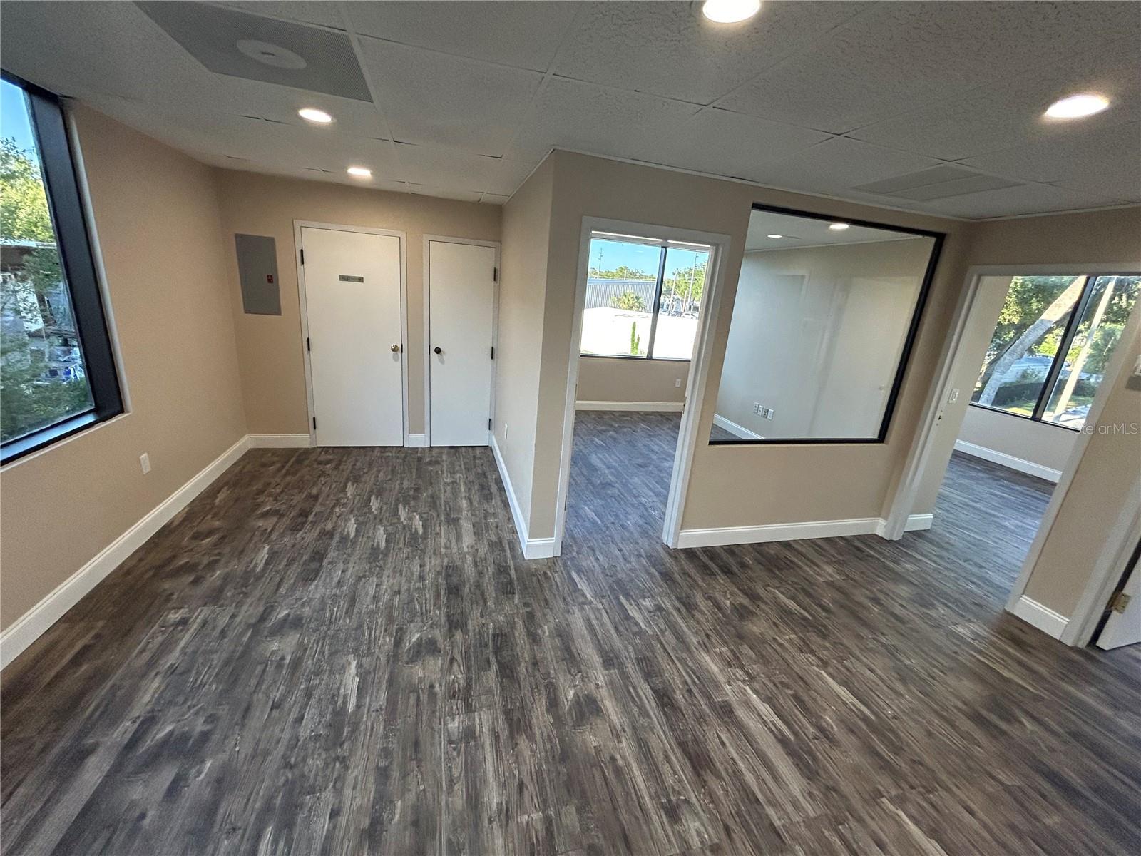 ONE CARROLLWOOD PLACE A CONDOM - Commercial Lease