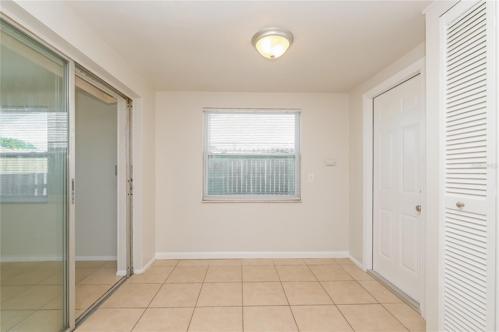 BEACON SQUARE - Residential Lease