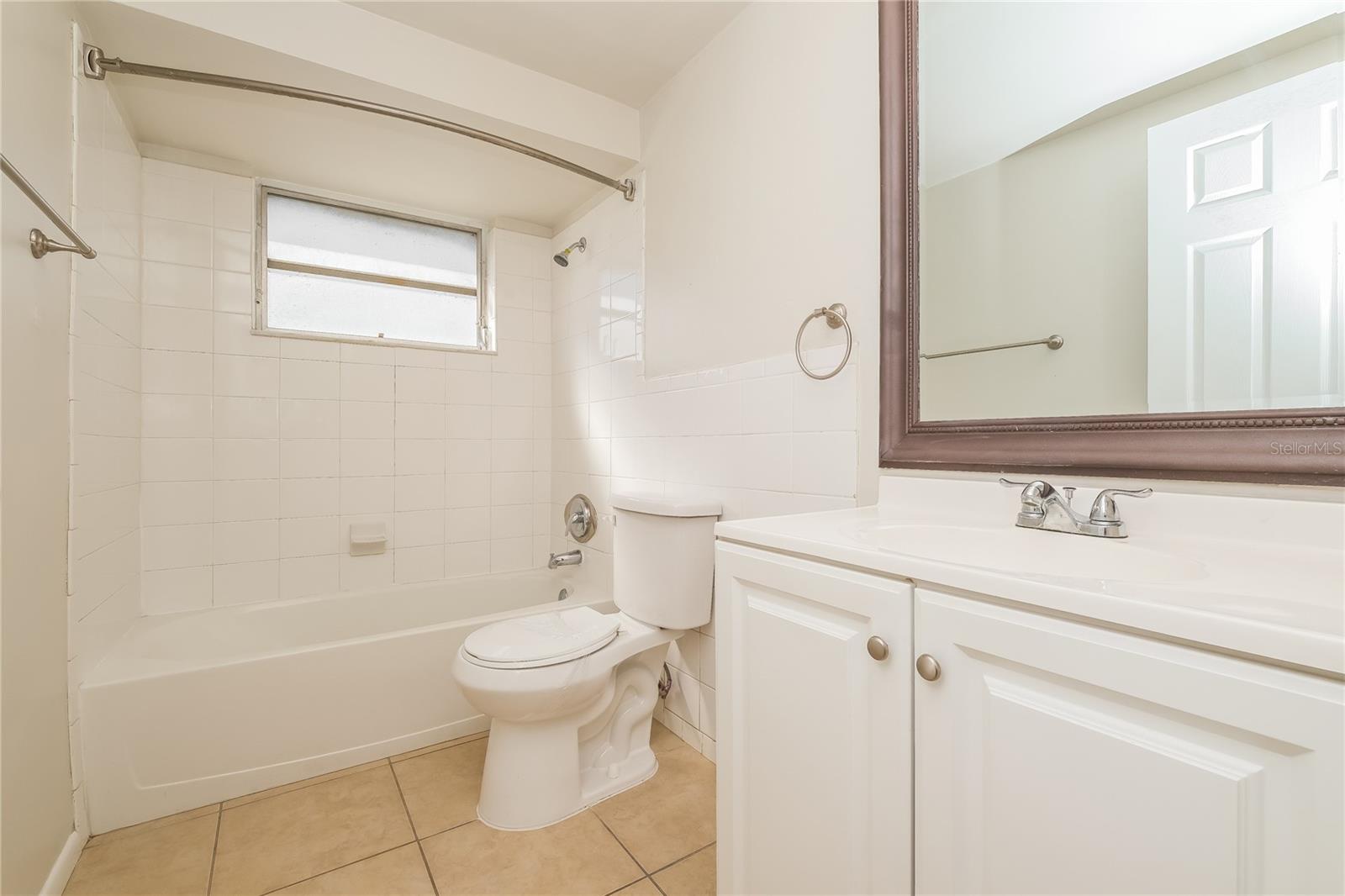 BEACON SQUARE - Residential Lease