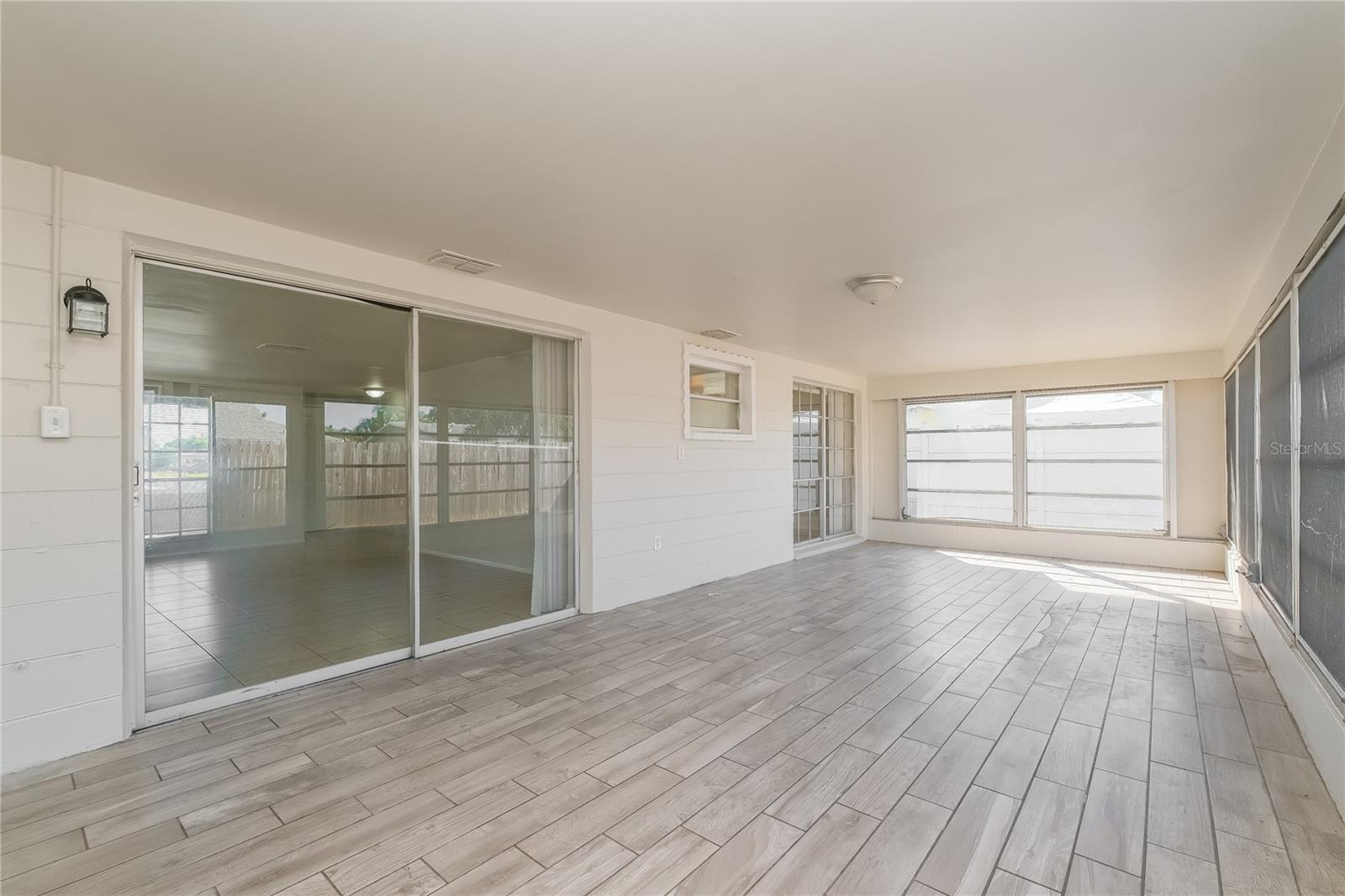 BEACON SQUARE - Residential Lease