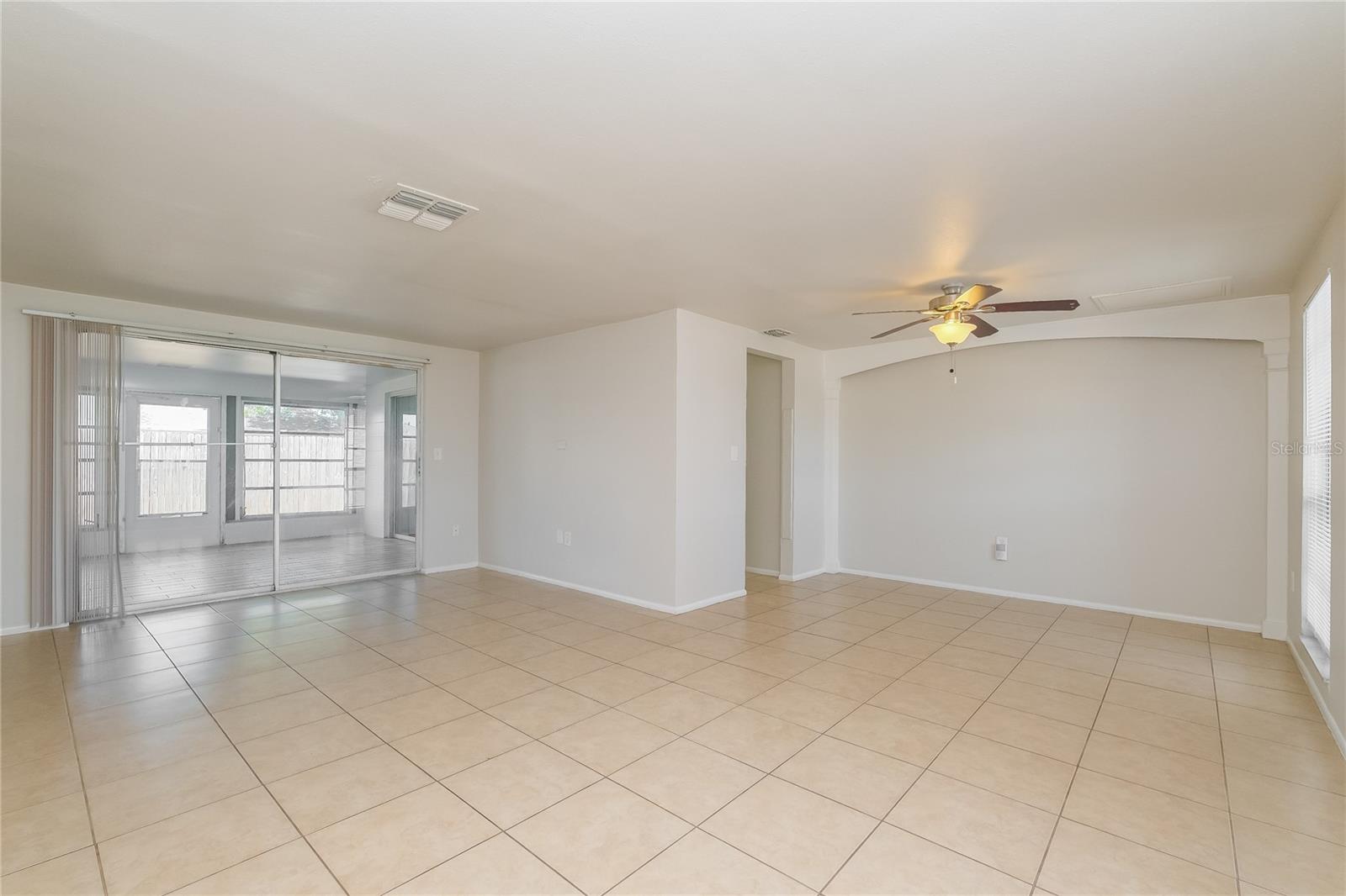 BEACON SQUARE - Residential Lease