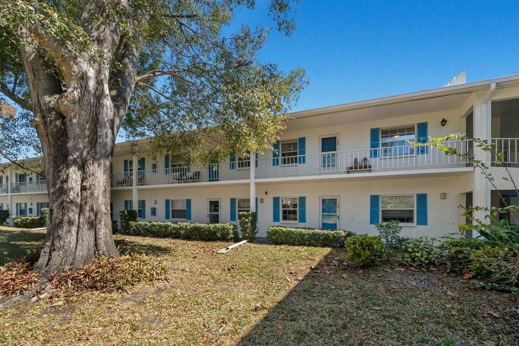 Photo of 300 Clyde Lane #215, Dunedin, FL 34698 (MLS # TB8473029)