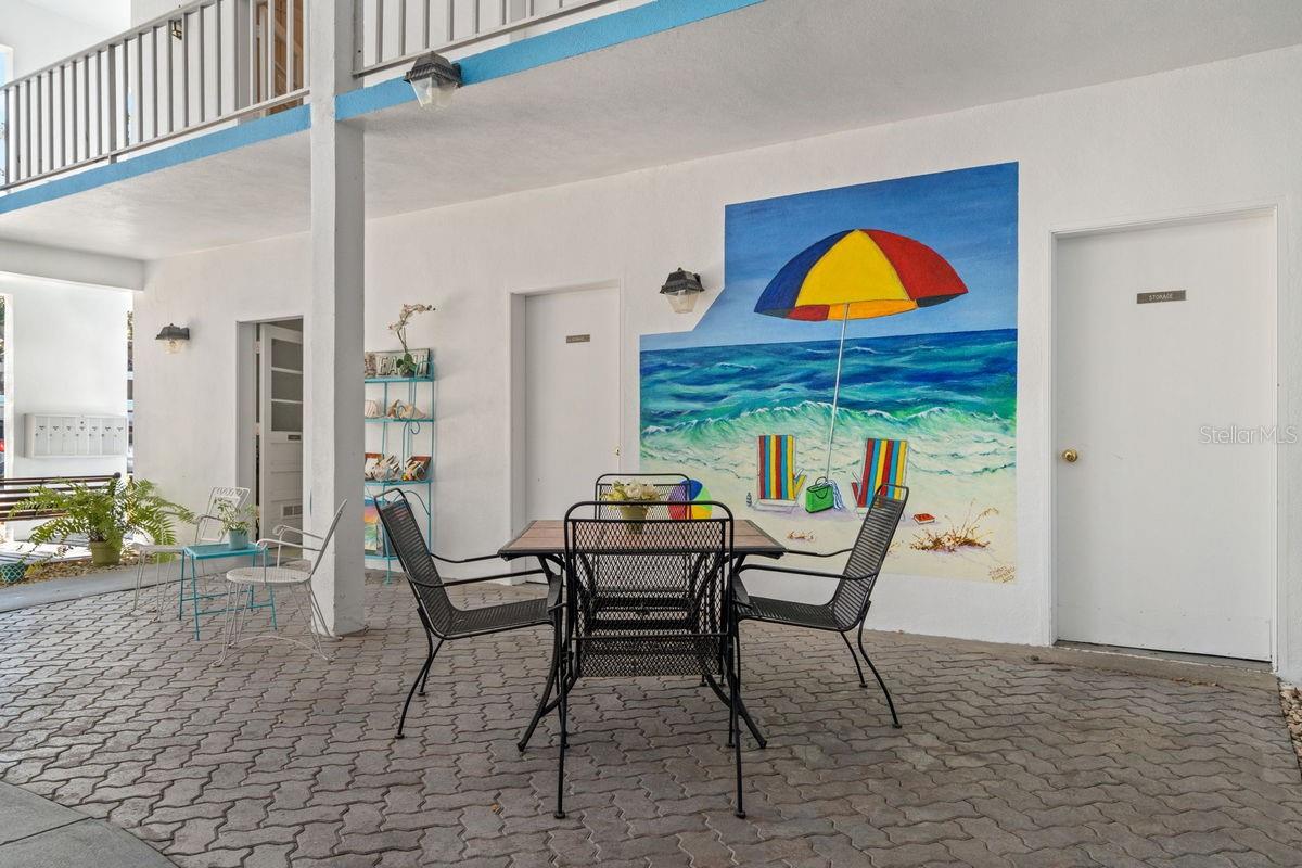 DOUGLAS ARMS - Residential