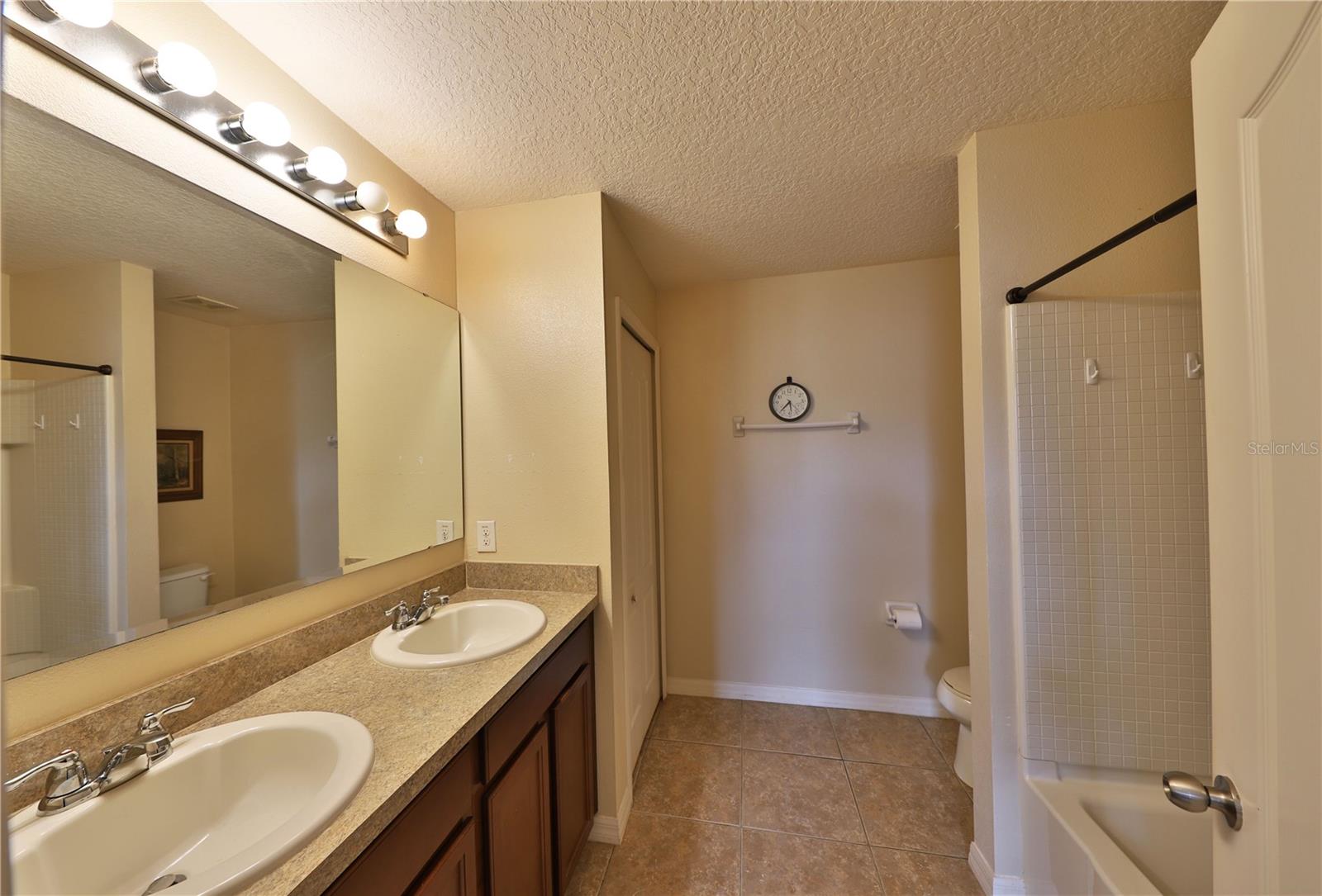HANOVER POINTE - Residential