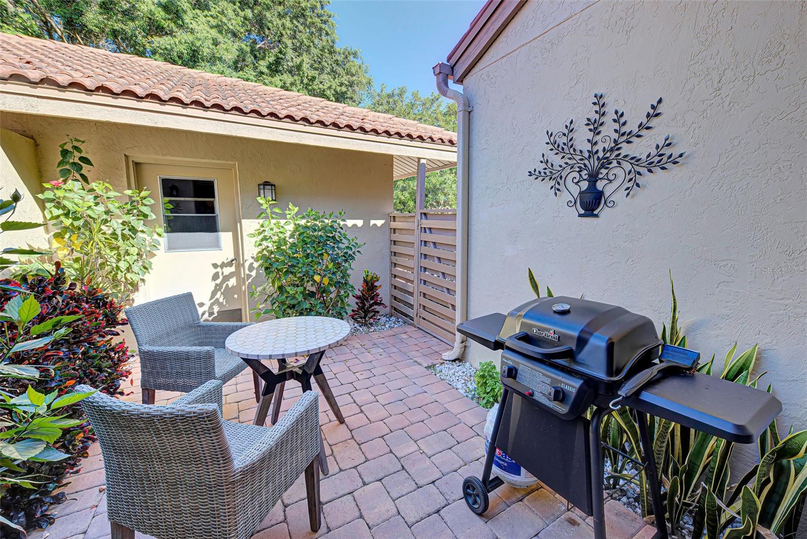 LANDINGS CARRIAGEHOUSE I - Residential Lease
